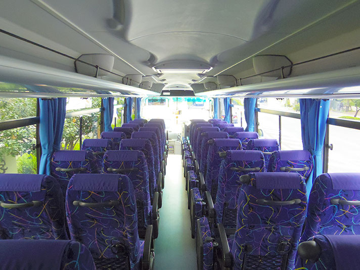 バス車内